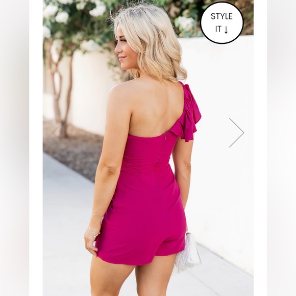 Pink Lily one-shoulder ruffle romper size M (NEW - was not shipped w/ tag) - Picture 3 of 6